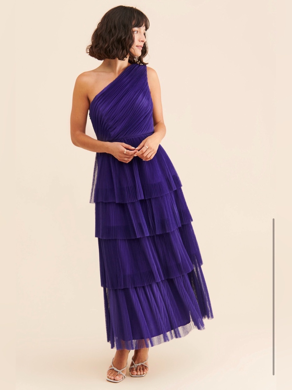 Hitch Xala One-Shoulder Tiered Pleated Maxi Dress in Deep Purple